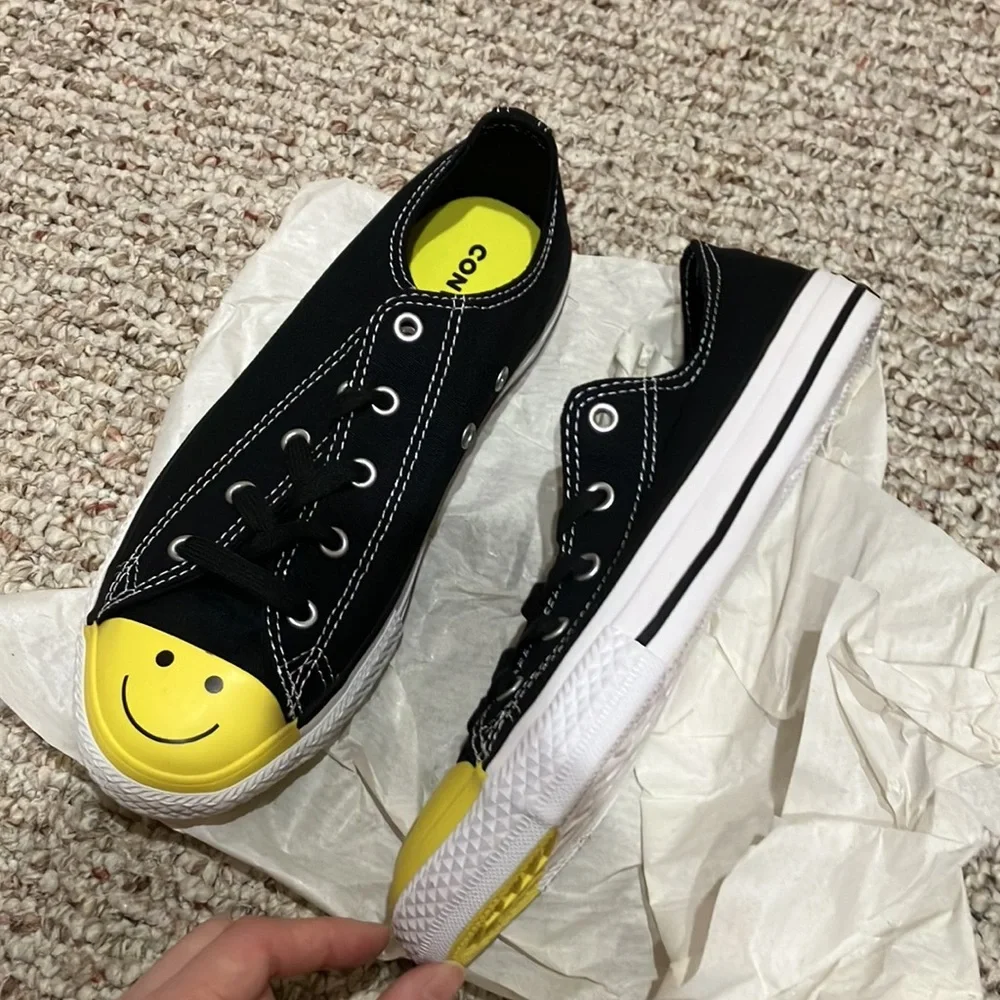 Converse Chuck Taylor All Star Low 'Smiley Face - Black' 665707C big kids US 4 - Picture 9 of 13
